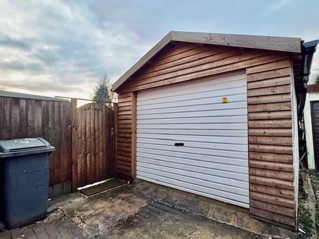 Cosgrove garage closed.jpg