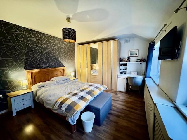 Cosgrove bedroom 1.jpg