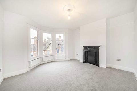 2 bedroom flat to rent, Radbourne Road, London SW12