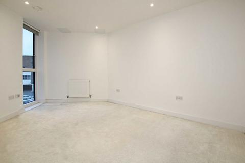 2 bedroom flat to rent, Staines Road, Hounslow TW3