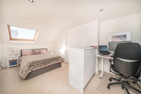 2 bedroom flat for sale, Oakhill Road, London SW15