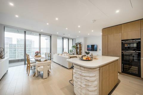 2 bedroom flat to rent, Park Drive, London E14