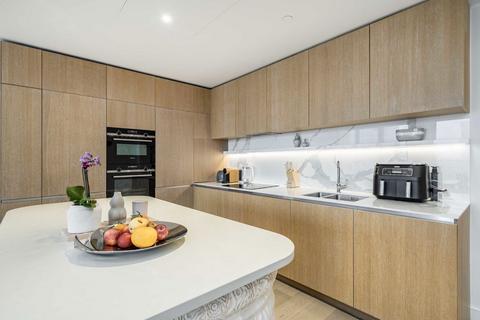 2 bedroom flat to rent, Park Drive, London E14