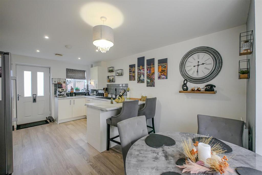 Kitchen/Dining Room