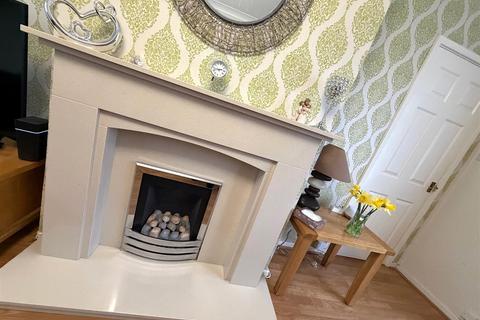 3 bedroom semi-detached house for sale, Holden Lea, Westhoughton, Bolton