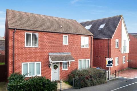 4 bedroom detached house for sale, Harmans Cross, Milton Keynes MK10
