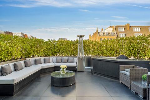 3 bedroom apartment to rent, Upper Grosvenor Street, London, W1K 7