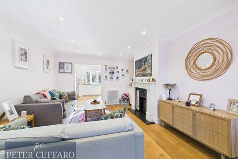 3 bedroom terraced house for sale, Station Road, Ware SG12
