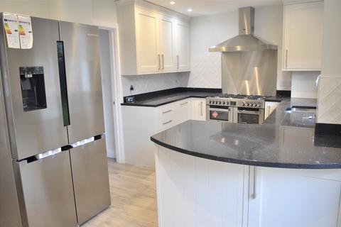 4 bedroom semi-detached house to rent, Westcroft Road, Surrey SM5