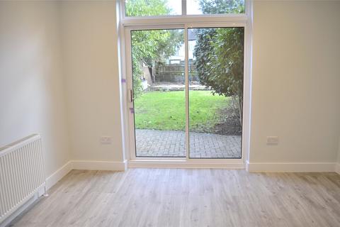 4 bedroom semi-detached house to rent, Westcroft Road, Surrey SM5
