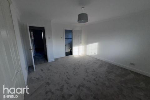 undefined, Richardson Crescent, Enfield