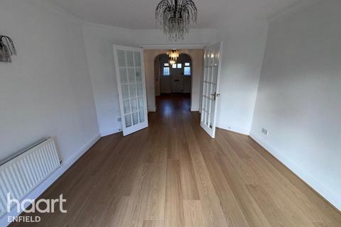 undefined, Richardson Crescent, Enfield