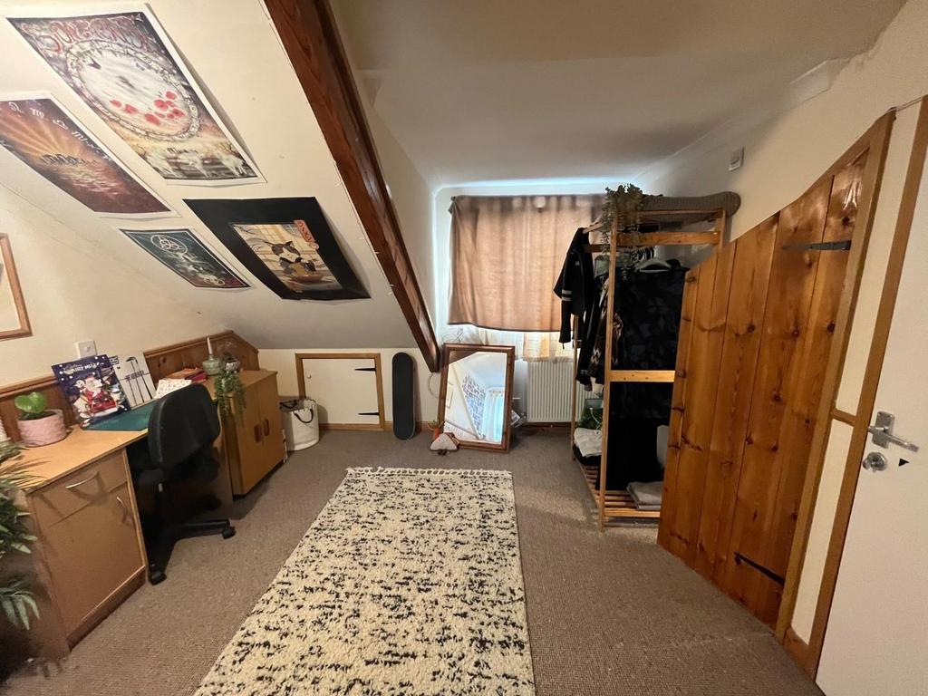 Bedroom 4 2.jpeg