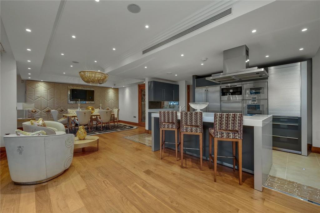 Kitchen/Dining Area