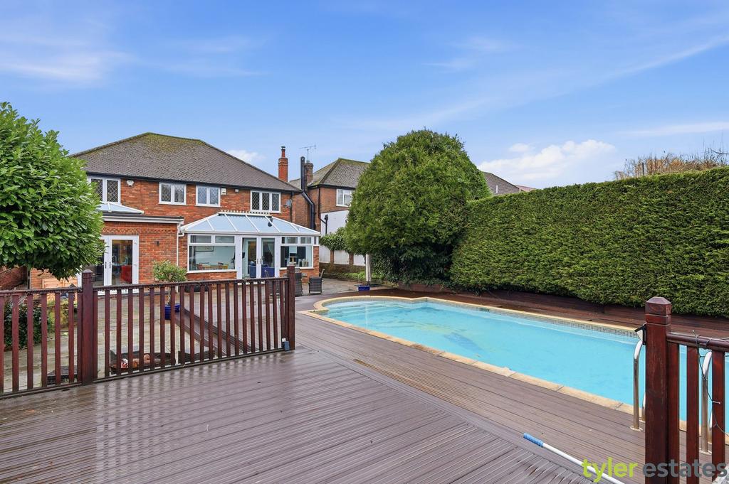 Deck to Pool