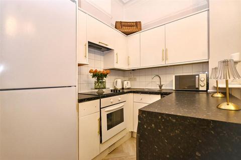 2 bedroom flat for sale, Lascelles Terrace, Eastbourne