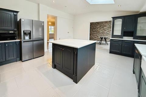 4 bedroom semi-detached house for sale, Midland Road, Bramhall