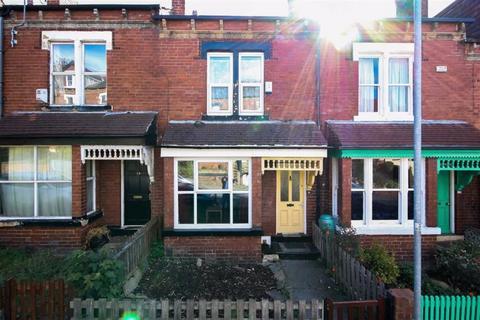 4 bedroom terraced house to rent, Roundhay Avenue, Leeds LS8