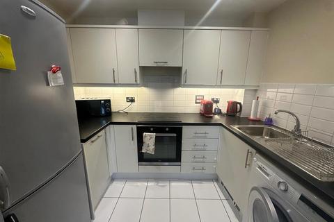 2 bedroom apartment for sale, Wooldridge Close, Bedfont