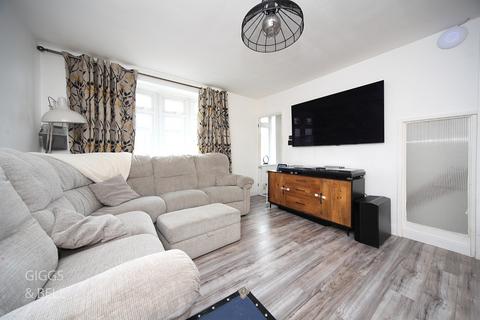 3 bedroom terraced house for sale, Tenby Drive, LU49BN