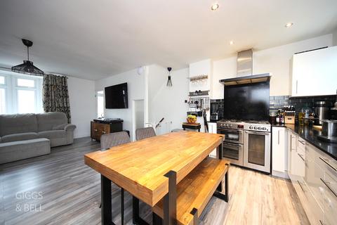 undefined, Tenby Drive, LU49BN