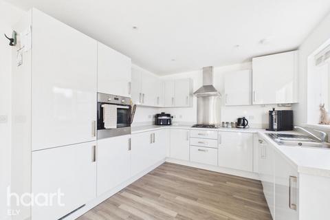 3 bedroom semi-detached house for sale, Hares Run, Fordham