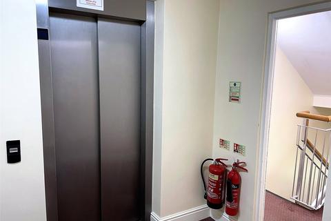 2 bedroom flat to rent, Douglas Court, Fleet GU51