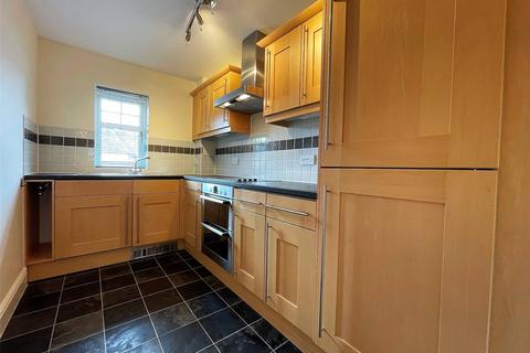 2 bedroom flat to rent, Douglas Court, Fleet GU51