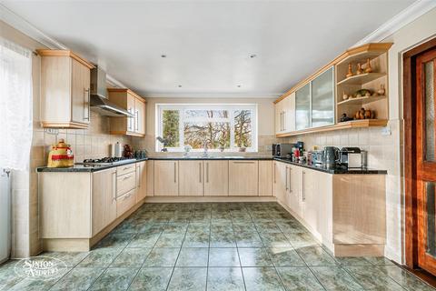 5 bedroom detached house for sale, The Fairway, Church Road, Hanwell