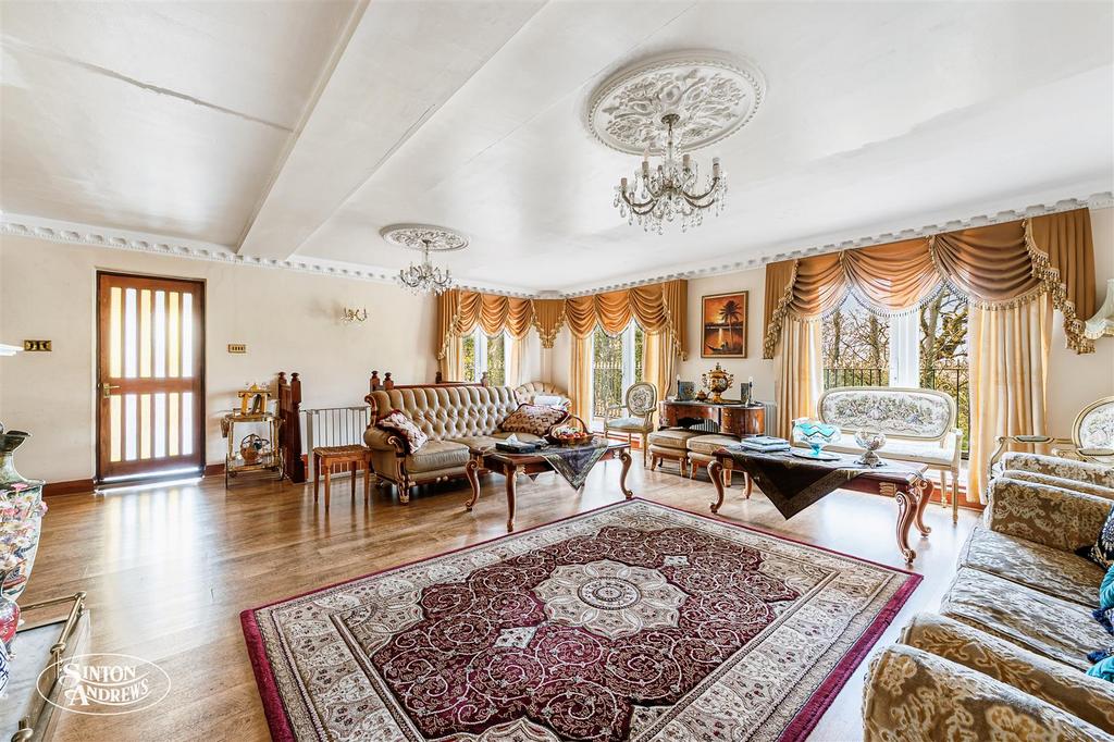 Woodview House the Fairway-3.jpg