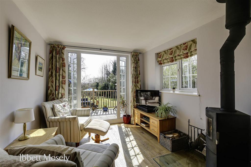 9 Sitting room.jpg