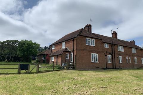 3 bedroom end of terrace house to rent, Lower Woodcott, Whitchurch, Hampshire