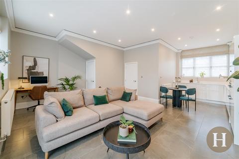 2 bedroom mews for sale, Martineau Drive, Harborne, Birmingham, B32