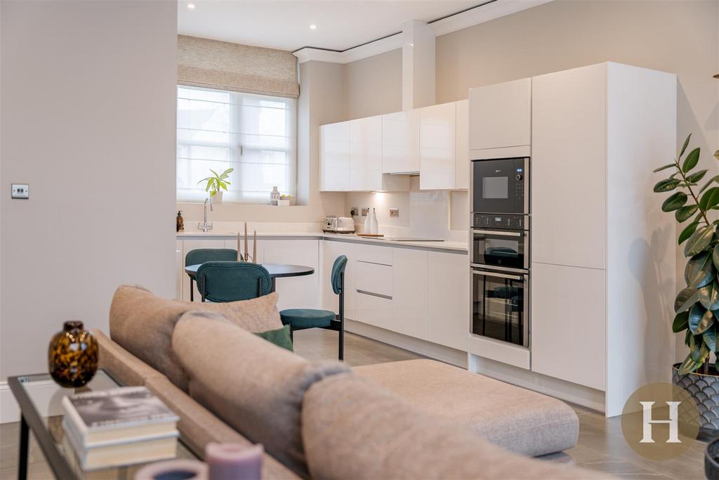 Hadleigh Estate Agents-18.jpg