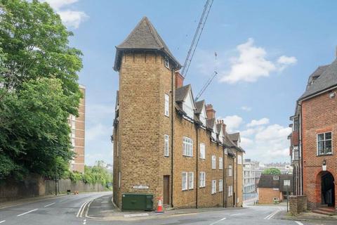 Portsmouth Road, Guildford, Surrey, GU2