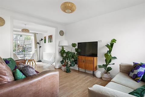 3 bedroom semi-detached house for sale, Barn Crescent, Purley CR8