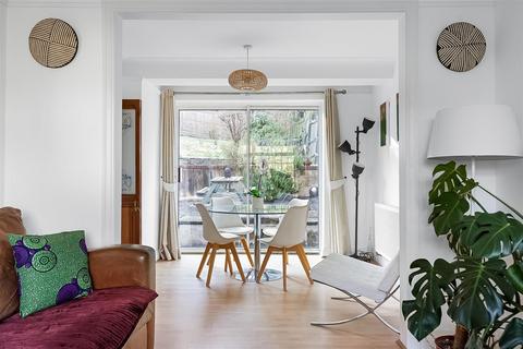 3 bedroom semi-detached house for sale, Barn Crescent, Purley CR8