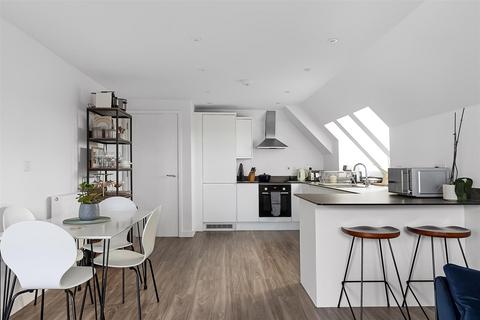 2 bedroom apartment for sale, Purley Hill, Purley CR8