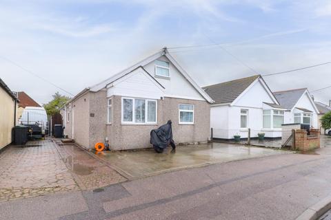 5 bedroom bungalow for sale, Park Avenue, Birchington, Kent, CT7