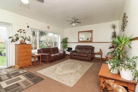 5 bedroom bungalow for sale, Park Avenue, Birchington, Kent, CT7