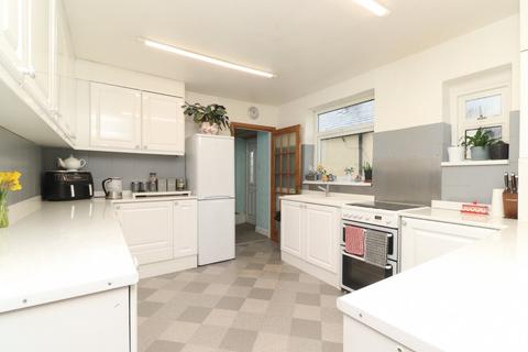 5 bedroom bungalow for sale, Park Avenue, Birchington, Kent, CT7