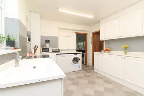 5 bedroom bungalow for sale, Park Avenue, Birchington, Kent, CT7