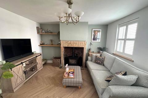 2 bedroom terraced house to rent, Park Avenue, Ormskirk