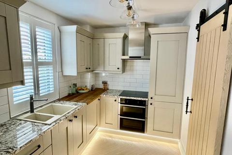 2 bedroom terraced house to rent, Park Avenue, Ormskirk