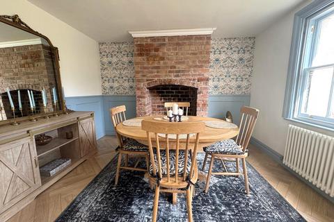 2 bedroom terraced house to rent, Park Avenue, Ormskirk