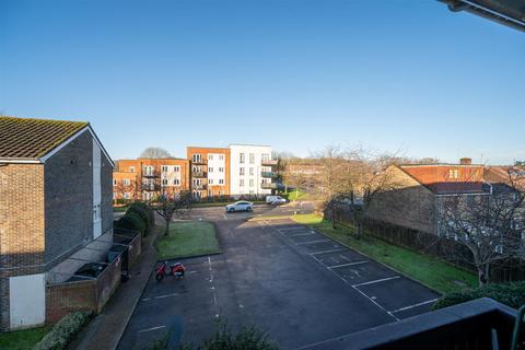 undefined, Crombie Close, Waterlooville PO8