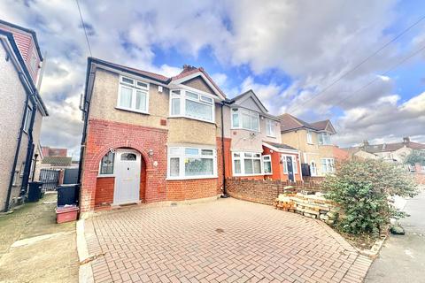 undefined, Cambridge Close, Hounslow, TW4