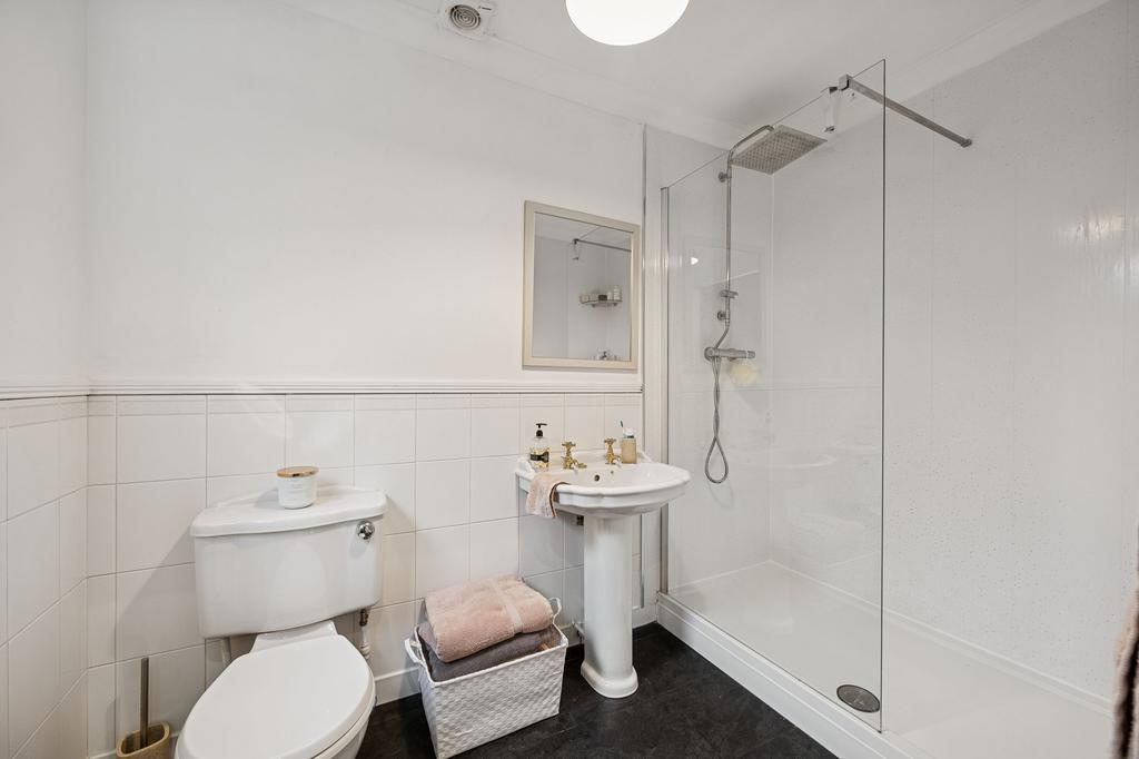Family Shower Room