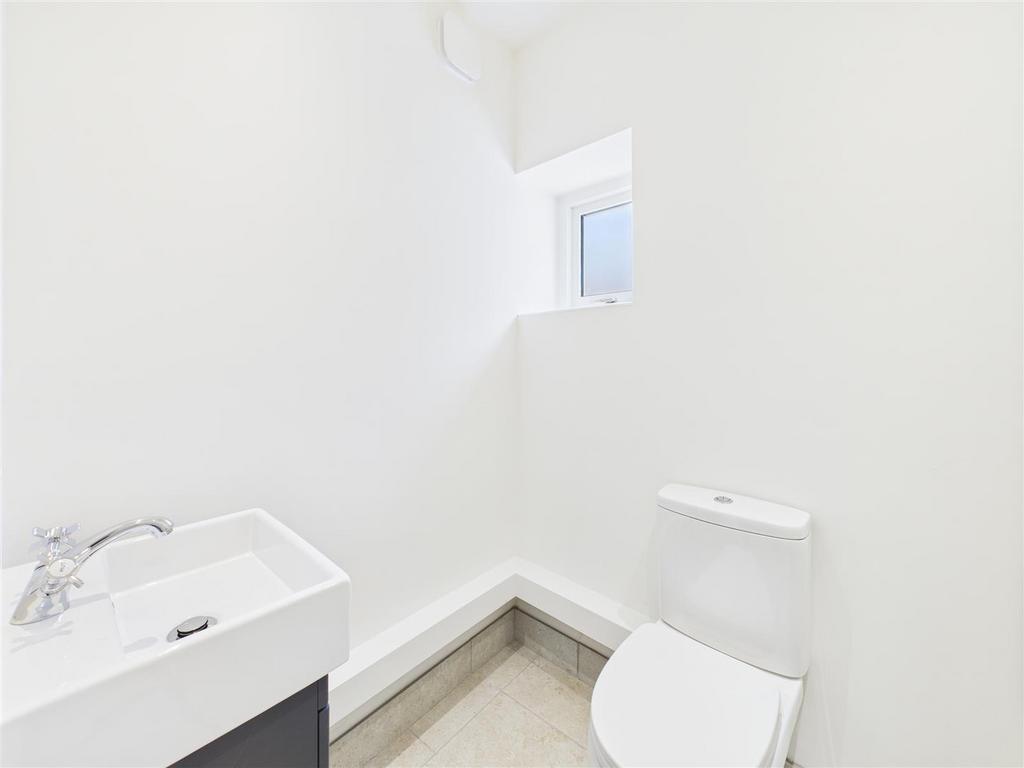 CAM04279 G0-PR0150-STILL018.jpg