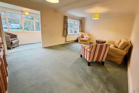 3 bedroom semi-detached house to rent, Rising Lane, Knowle, Solihull